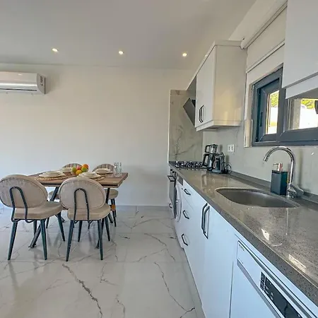 Levissa Faralya Kirme Oezel Havuz Bahce Отель