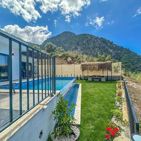 Hotel Levissa Faralya Kirme Oezel Havuz Bahce Fethiye
