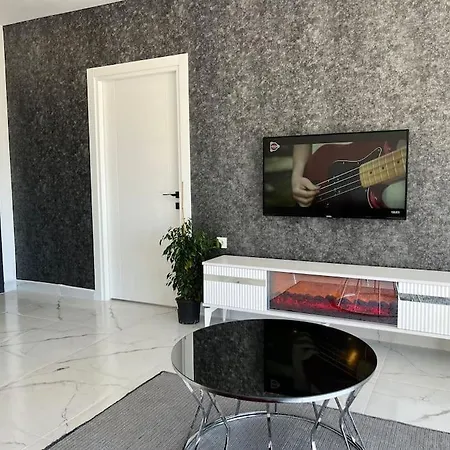 Levissa Faralya Kirme Oezel Havuz Bahce Hotel